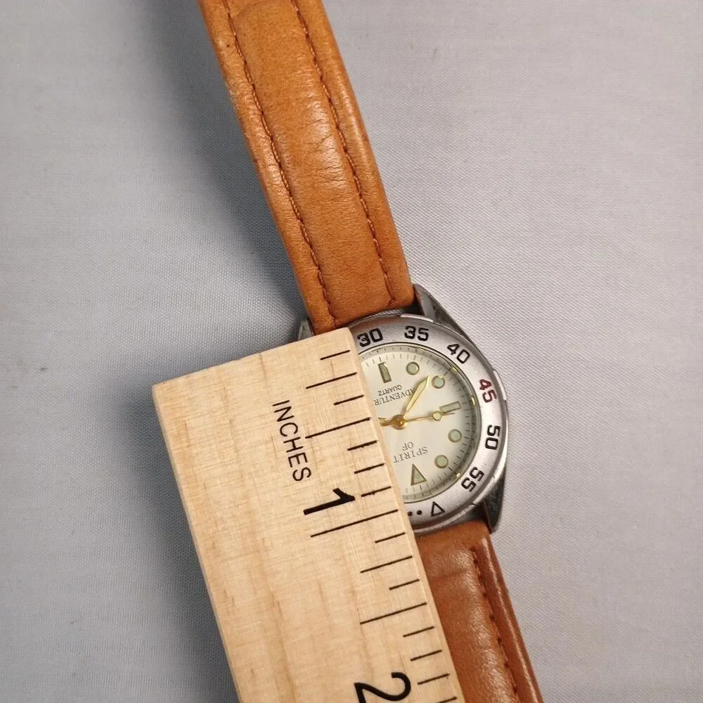 Vintage Spirit Of Adventure Watch Unisex Quartz Silver With GITD Numbers Working
